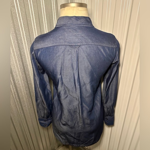 Banana Republic Chambray Shirt size S - Picture 2 of 4